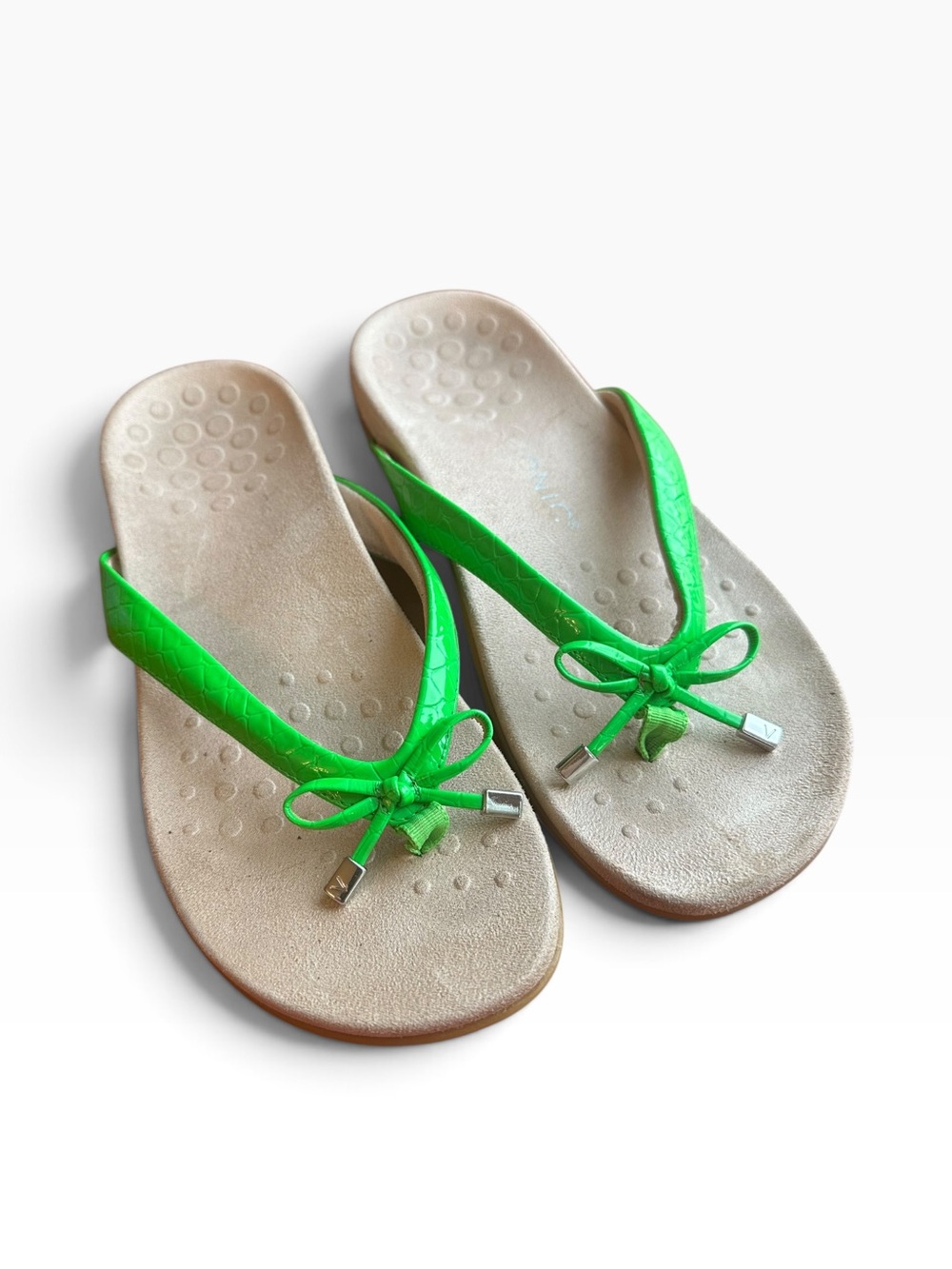 🧡 Vionic Neon Green Bow Thong Sandals 🧡